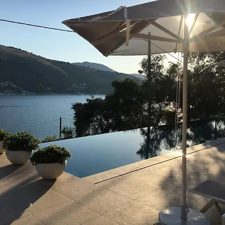 וילה Sea Front House In קאסיופי