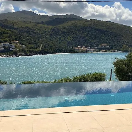 וילה Sea Front House In