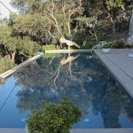 Sea Front House In וילה *
