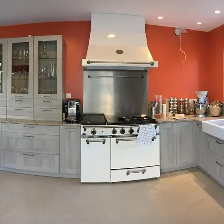 Sea Front House In וילה