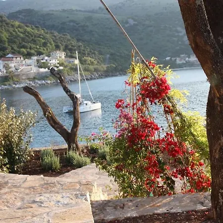 Villa Sea Front House In *
