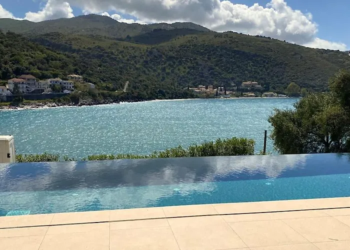 Villa Sea Front House In