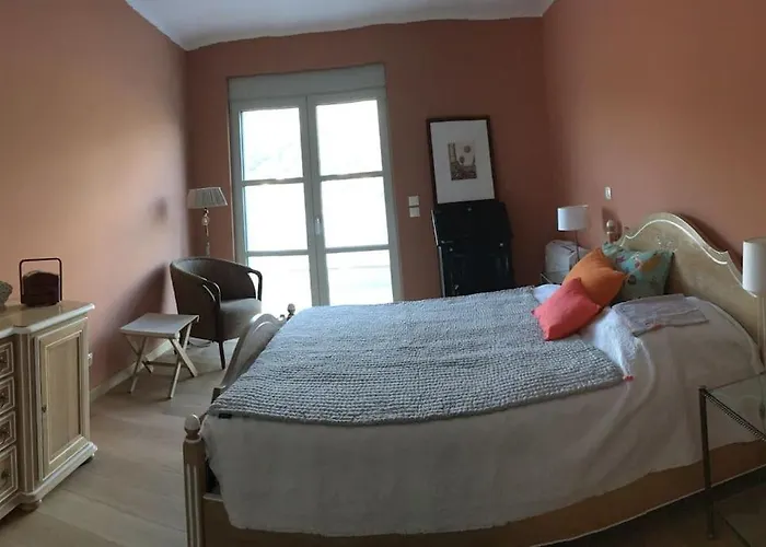 Sea Front House In Villa Kassiopi